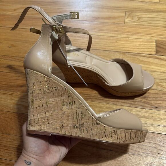 CHARLES BY CHARLES DAVID | Lois Wedge - Picture 5 of 6